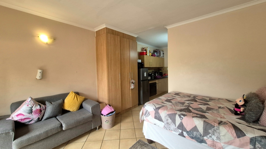 1 Bedroom Property for Sale in Elandsheuwel AH North West